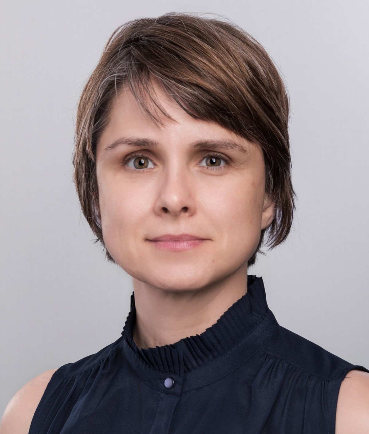 Elizabeth Throesch