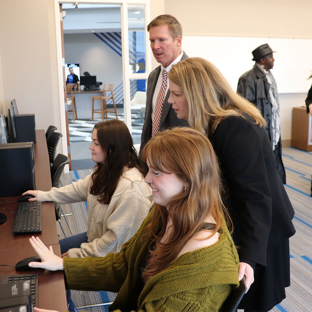 Professor Toby Rosenthal assisting students in CRIL.