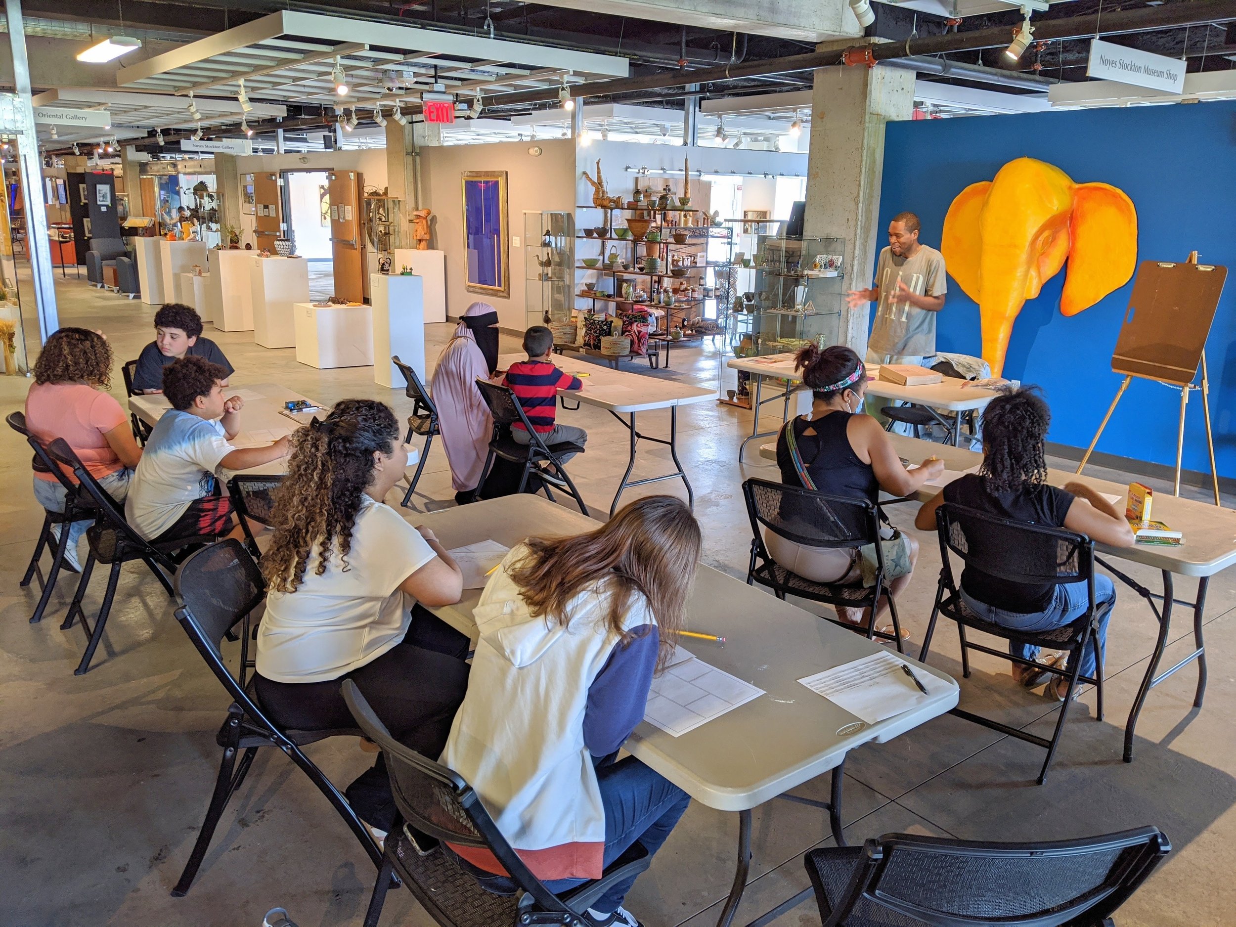 AG Class Space Arts Garage Class Space