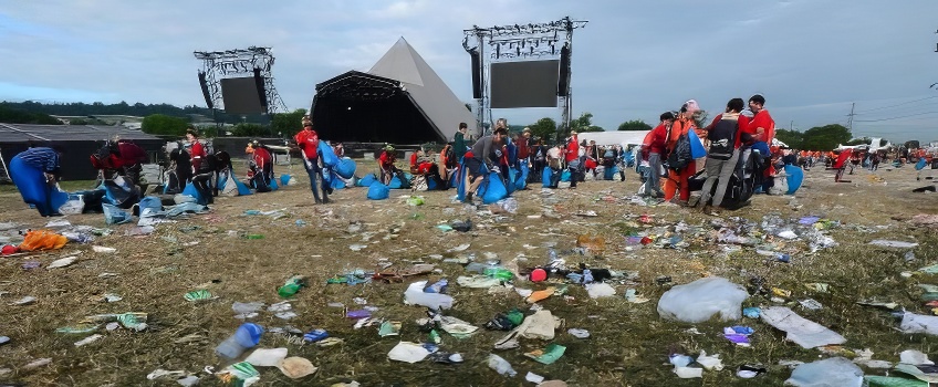 Glastonbury is the largest music festival to ban the sale of single-use plastic bottles. Will others follow suit?&nbsp;MARK LARGE/REX/SHUTTERSTOCK