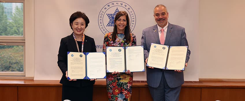 Stockton signs student exchange agreement