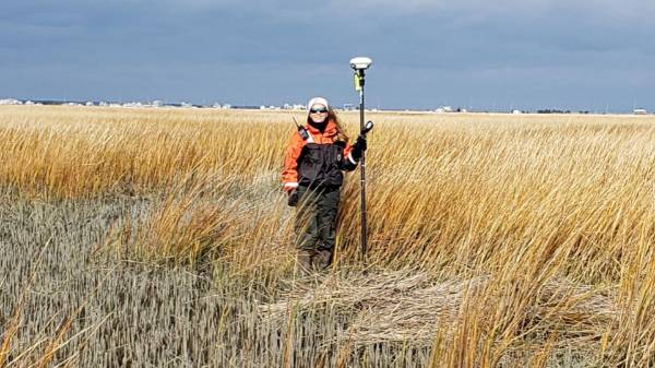 Image of Marine Science alumnae Nicole Ertle '12