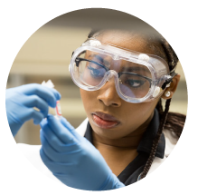 Image of chemistry student researchers in the laboratory