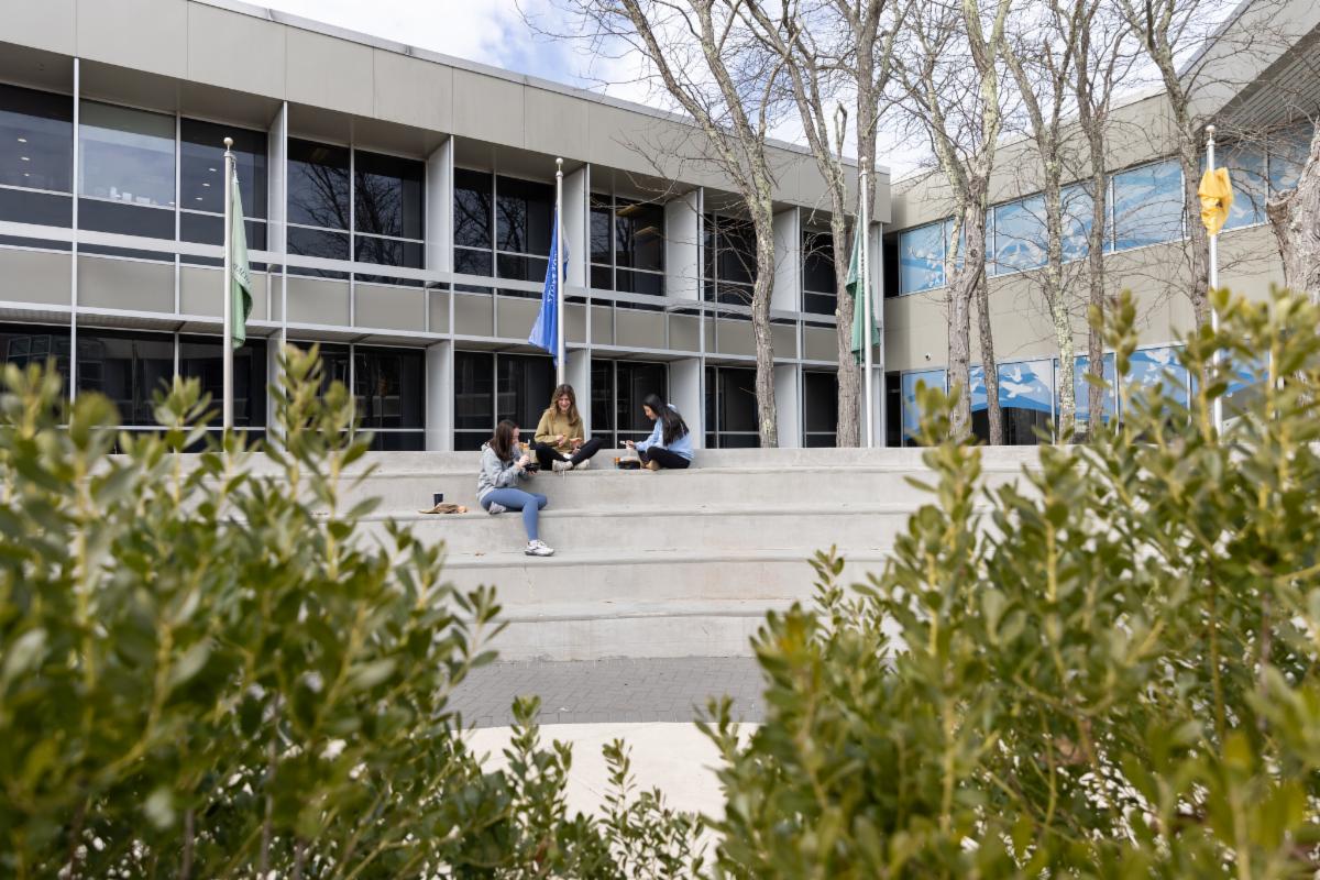 Students enjoying nice weather