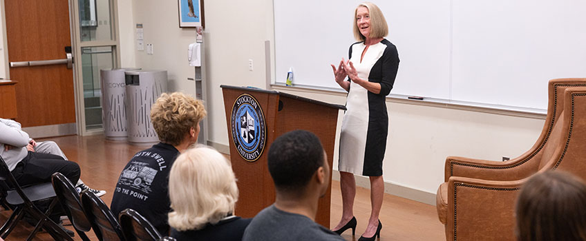 Constitution Day Speaker talks to attendees