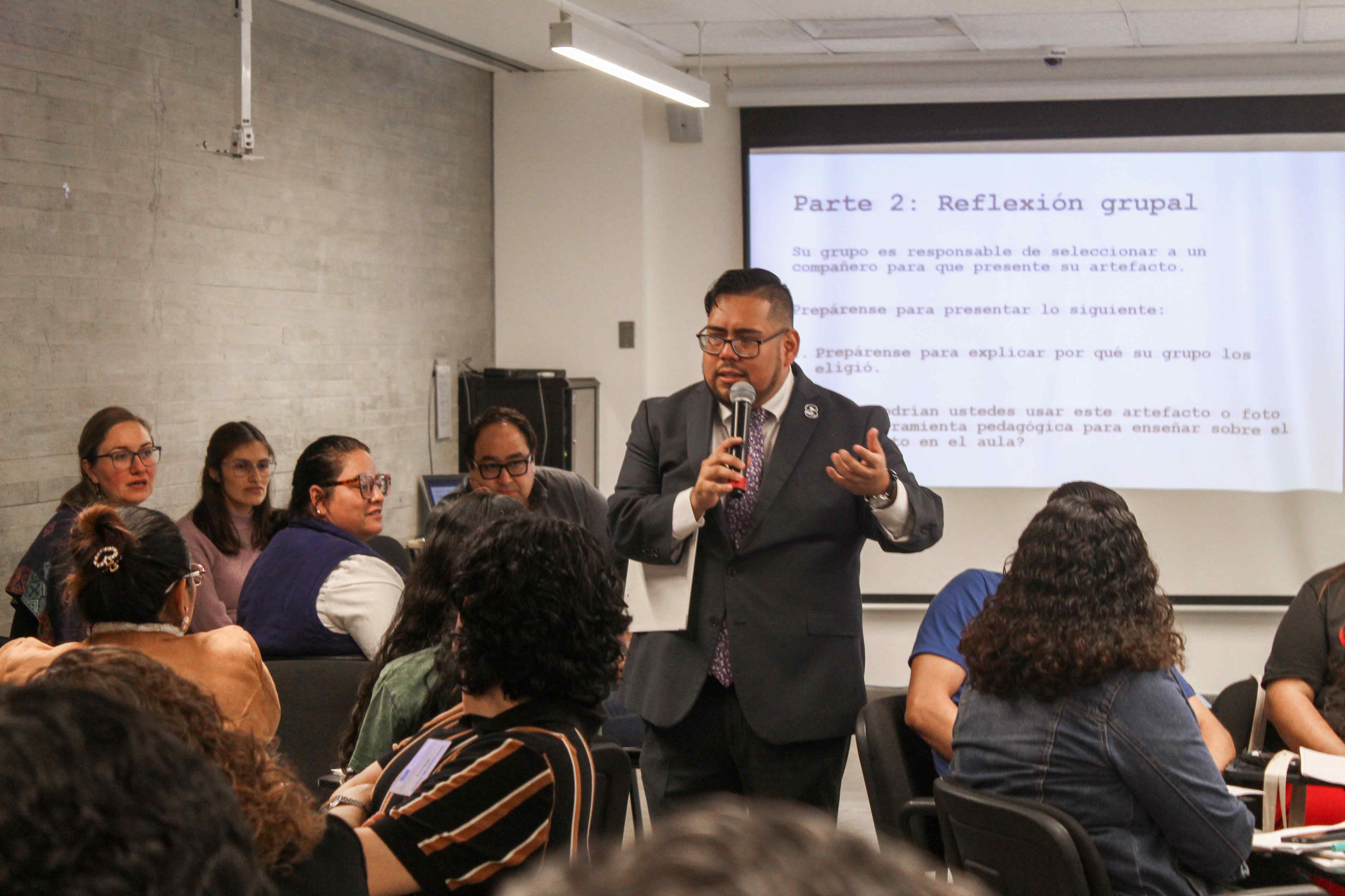 Irvin Moreno-Rodriguez leading TOLI seminar 