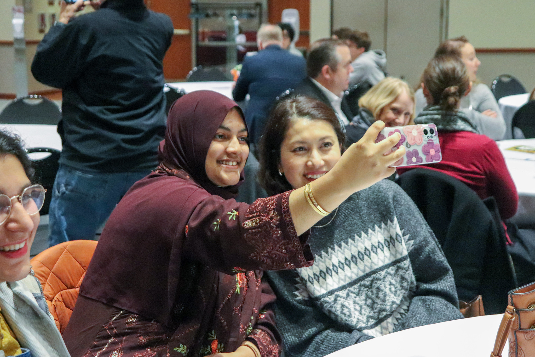 student and staff dinner attendees 