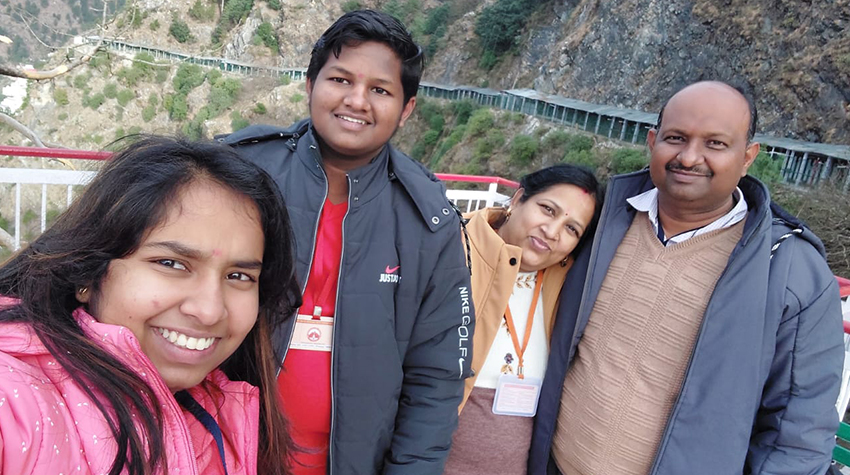 Riya and her family posing for a photo during her visit back home. Photo submitted by Riya.