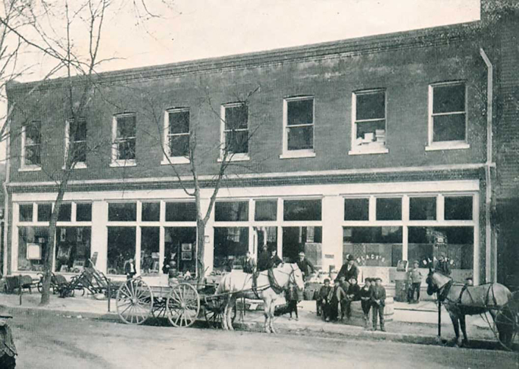 street view, horse and carriage